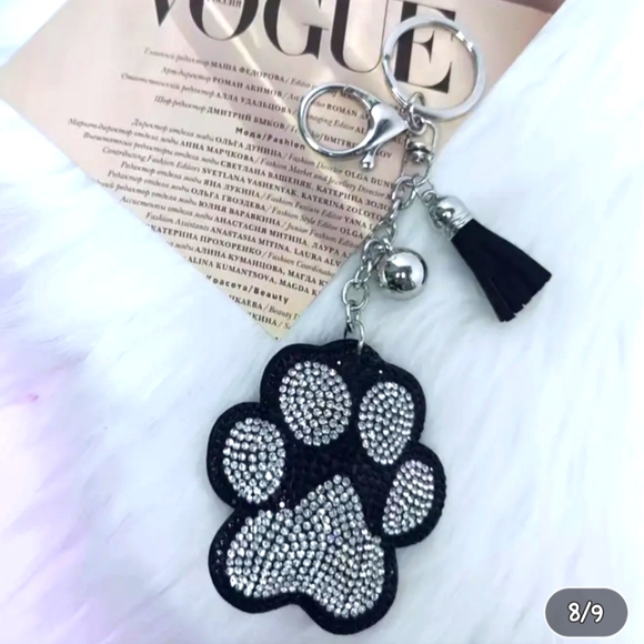 Accessories - Paw Bag Charm/ Keychain New